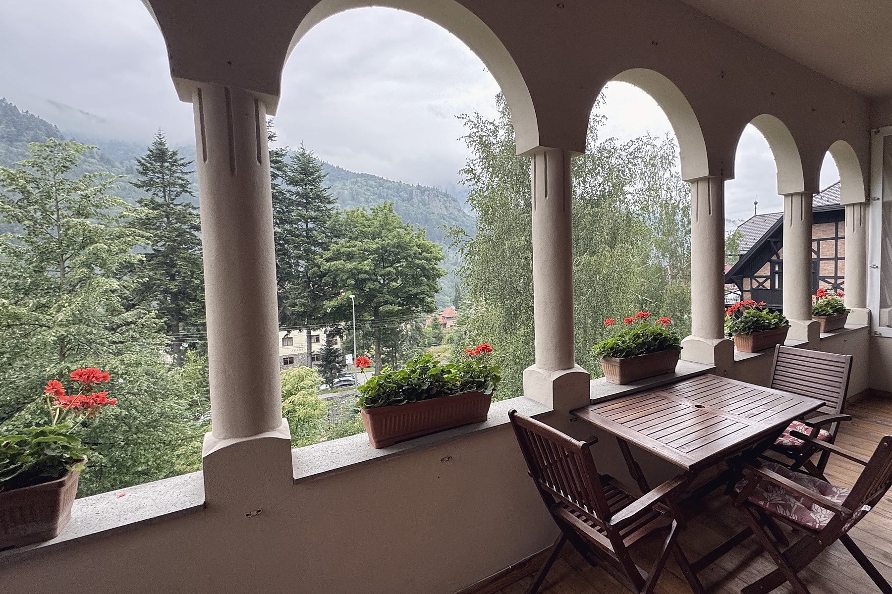 A villa árkádos loggiája